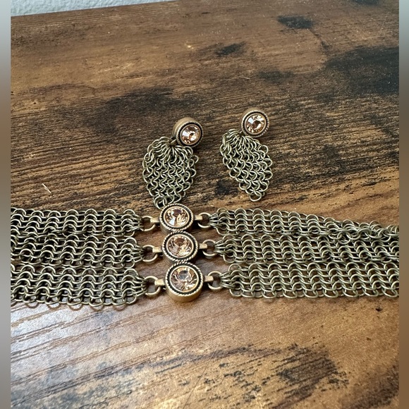 Jewelry - Gorgeous chain link gold jewel bracelet and earrings set